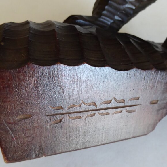 VINTAGE 12” JAPANESE AINU HOKKAIDO CARVED WOOD BEAR WITH CUB SALMON SCULPTURE - Picture 14 of 14